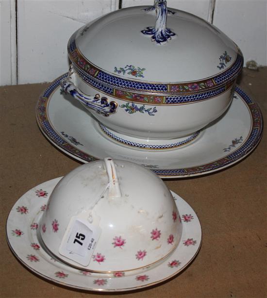 Staffordshire soup tureen and cover (cracked), a strawberry set and muffin dish and cover(-)